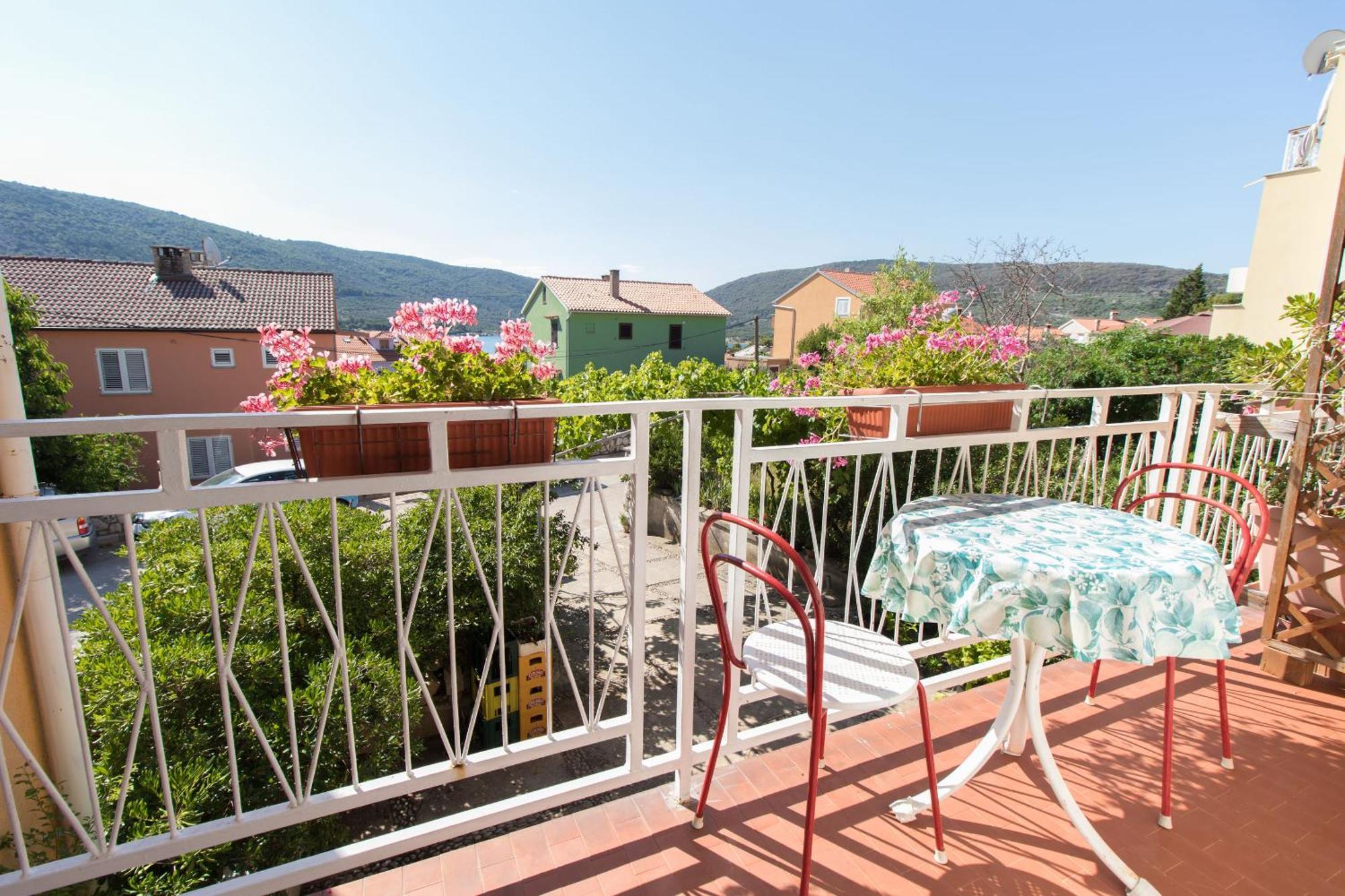 Apartments Marija - with parking Cres Bagian luar foto