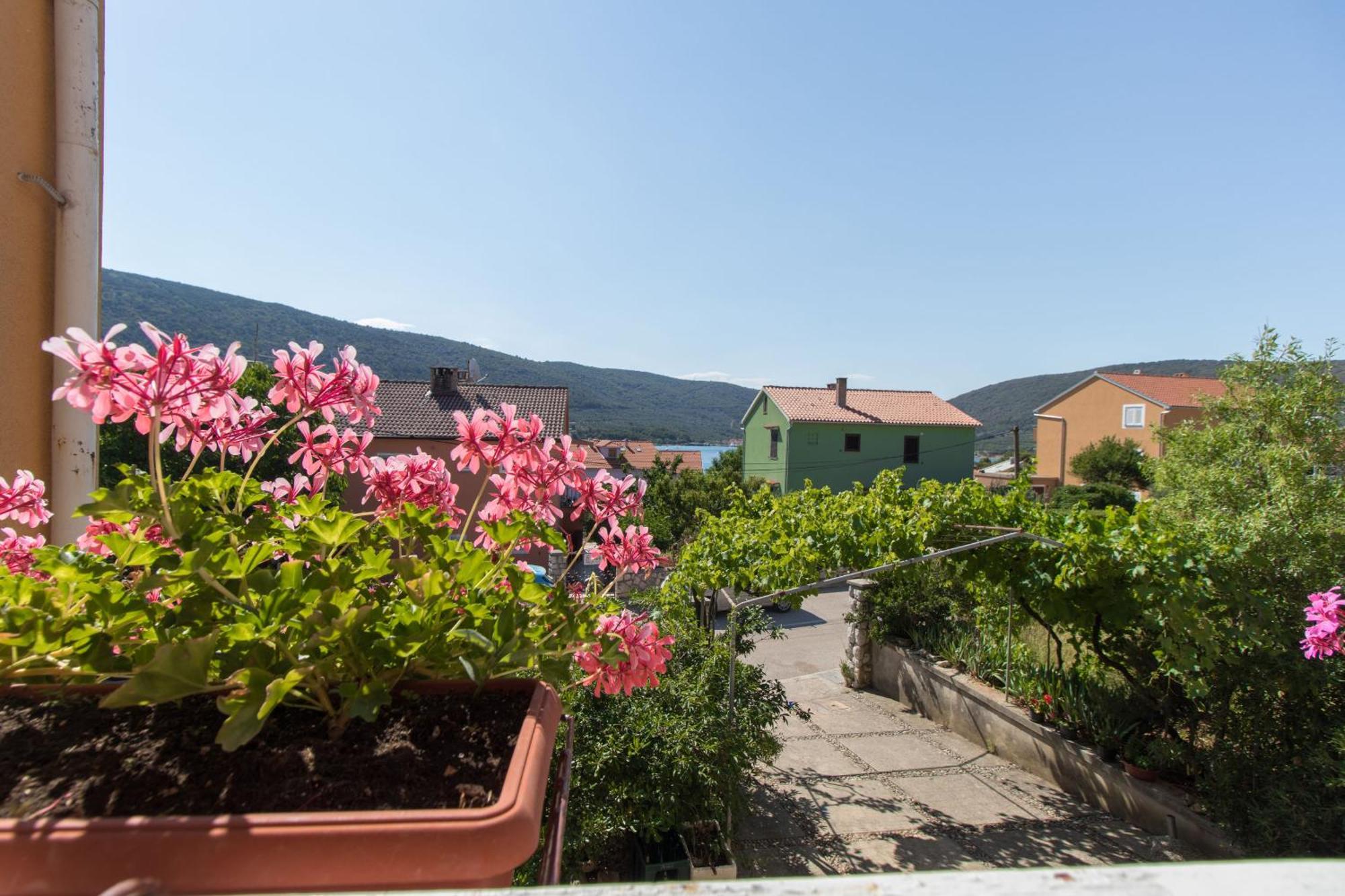Apartments Marija - with parking Cres Bagian luar foto